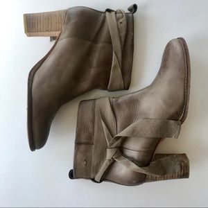 HUMANOID BOOTIES. Size 9/40